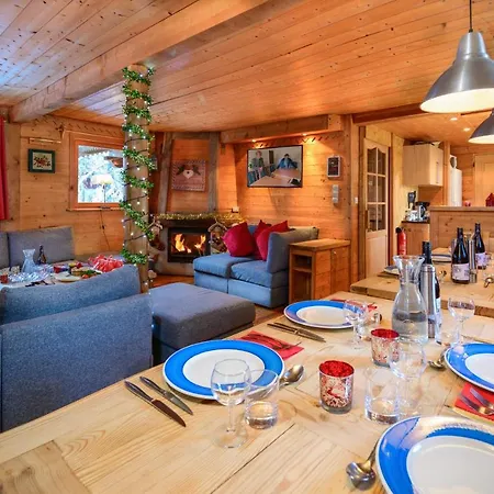 Chalet Cote Coeur, La Tania, With Outdoor Hot Tub And 7 Ensuite La Tania