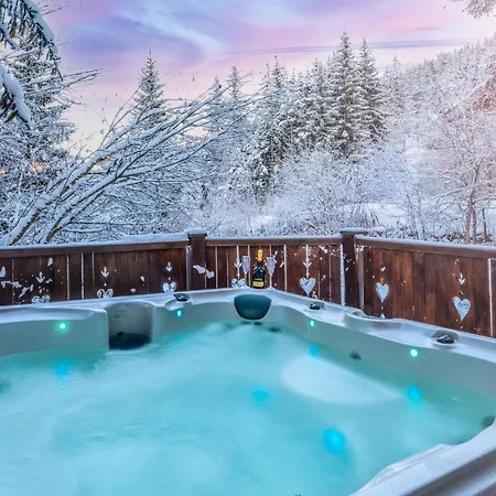 Chalet Cote Coeur, La Tania, With Outdoor Hot Tub And 7 Ensuite